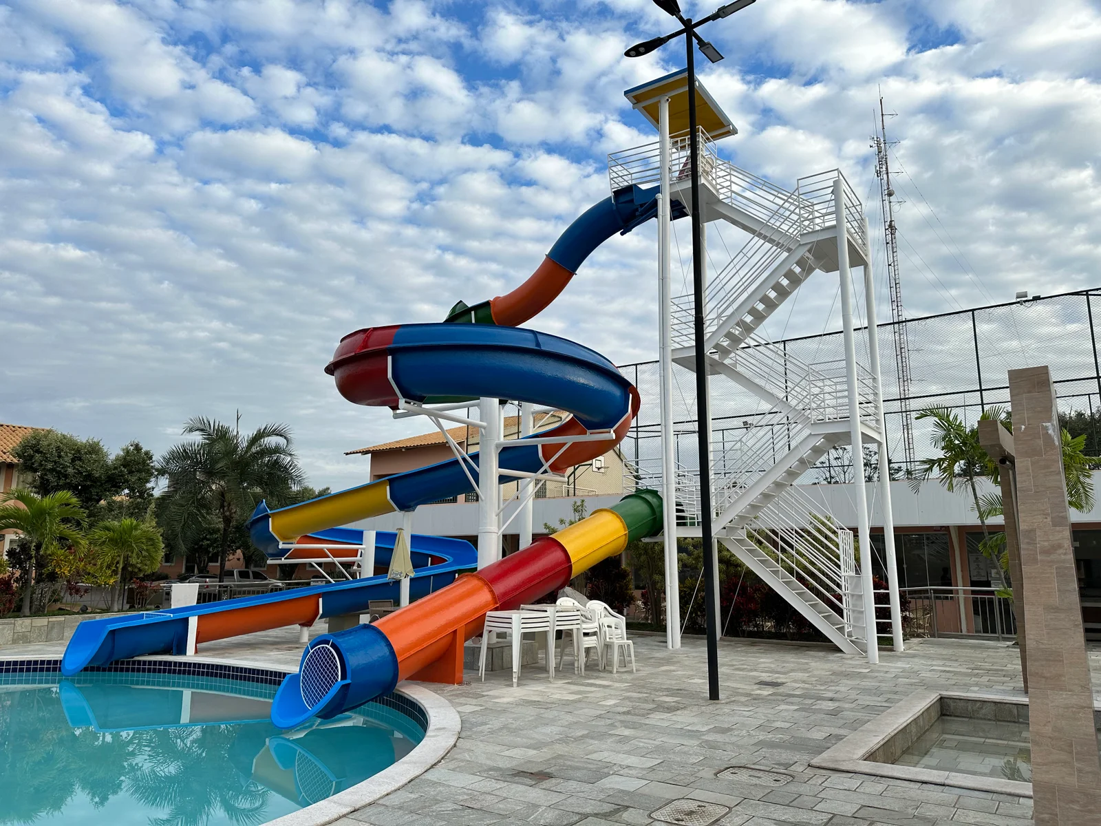 DIROMA FIORI em CALDAS NOVAS - GO — condomínio para aluguel por temporada